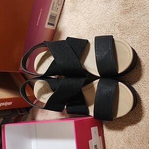 Black wedge heal Madeline size 9m